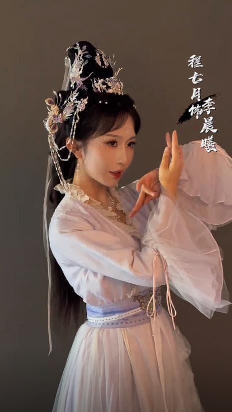 地府签到千年，投胎气哭女帝